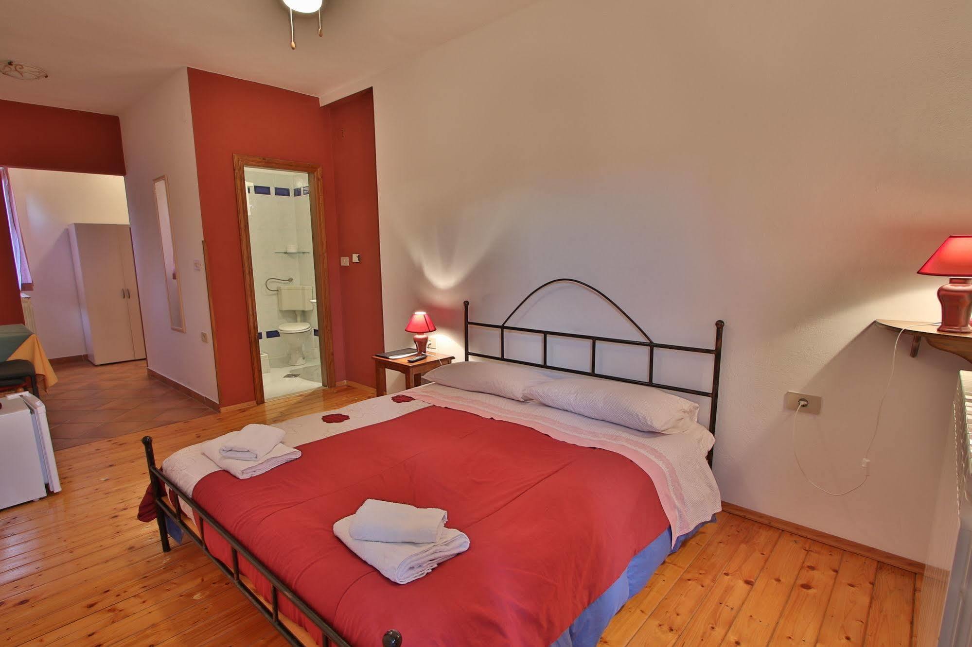 Rooms And Apartment Feral Rovinj Eksteriør billede
