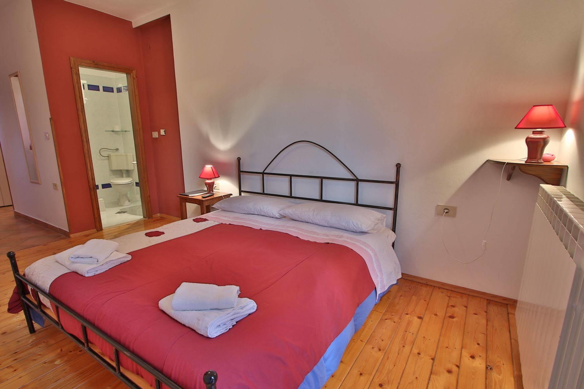 Rooms And Apartment Feral Rovinj Eksteriør billede