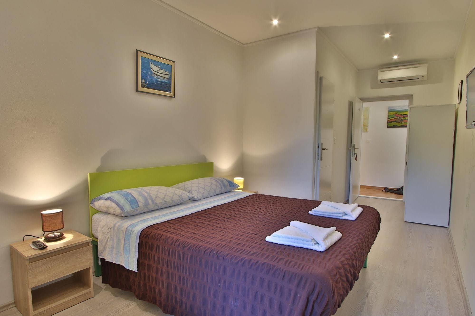 Rooms And Apartment Feral Rovinj Eksteriør billede