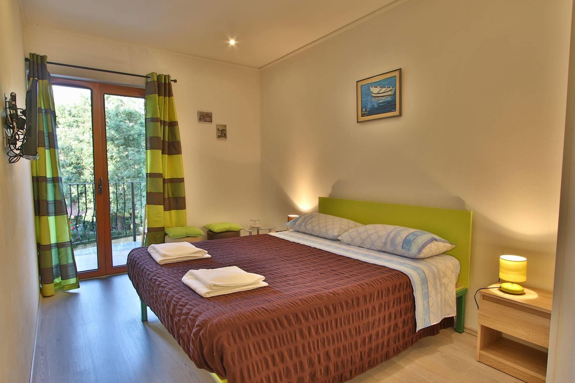 Rooms And Apartment Feral Rovinj Eksteriør billede
